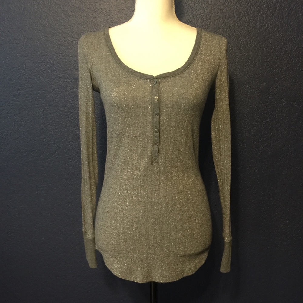 VICTORIA’S SECRET Metallic Gray Henley Top